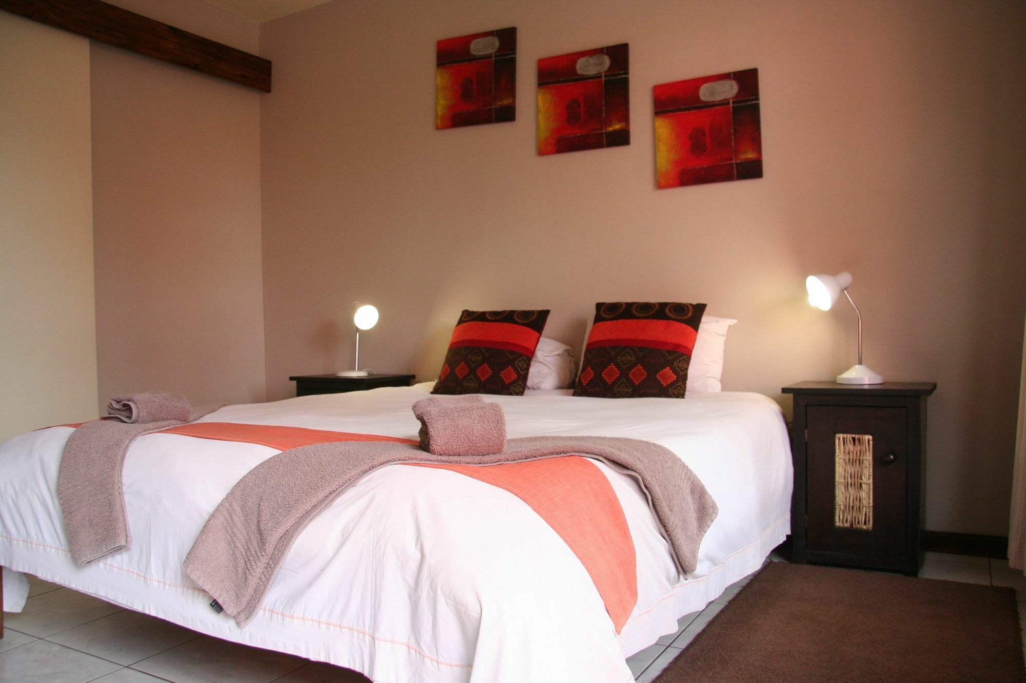 Dunedin Star Guesthouse ซวาคอปมุนด์ ภายนอก รูปภาพ