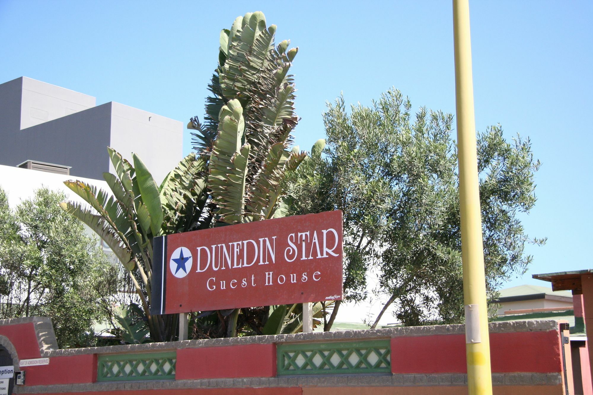 Dunedin Star Guesthouse ซวาคอปมุนด์ ภายนอก รูปภาพ